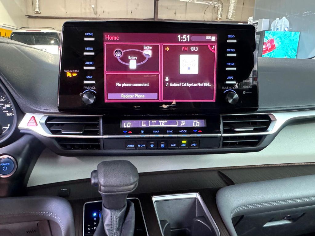 2022 Toyota Sienna Image 59