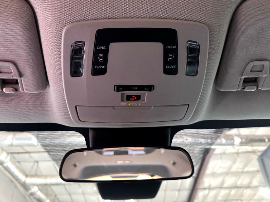 2022 Toyota Sienna Image 77