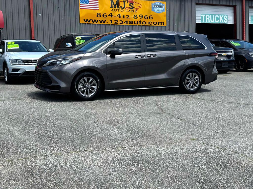 2022 Toyota Sienna Image 80