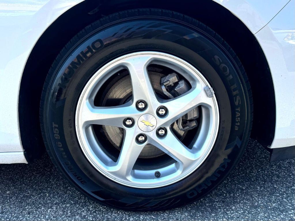 2018 Chevrolet Malibu Image 6