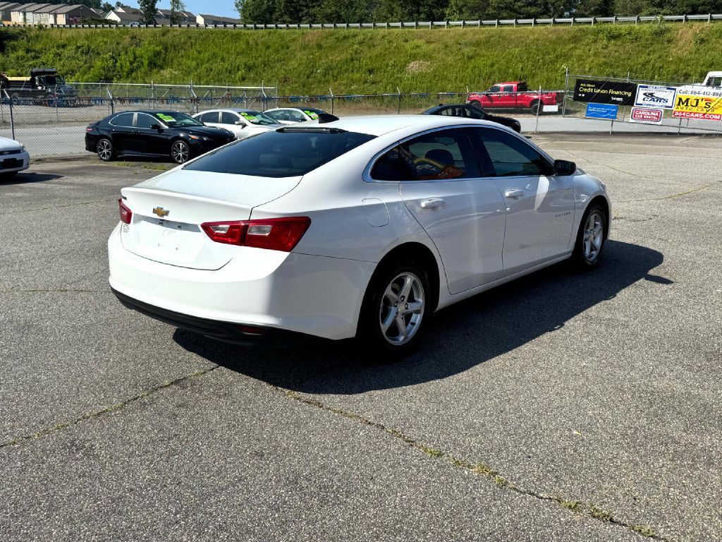 2018 Chevrolet Malibu Image 12