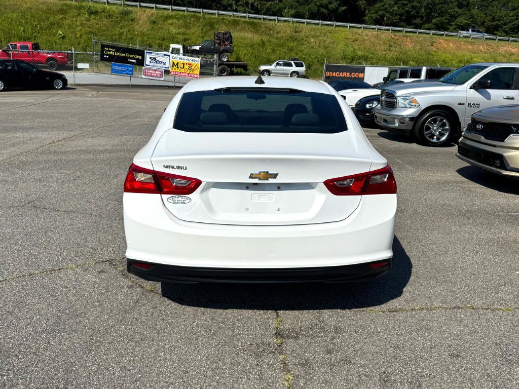 2018 Chevrolet Malibu Image 13
