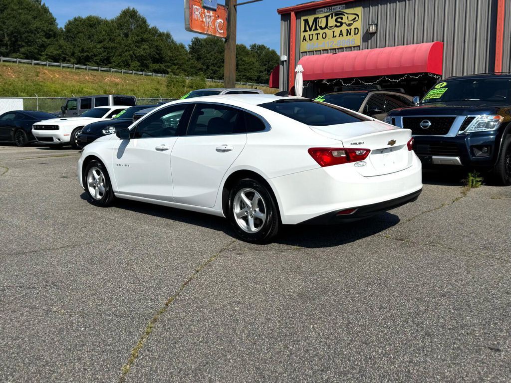2018 Chevrolet Malibu Image 17