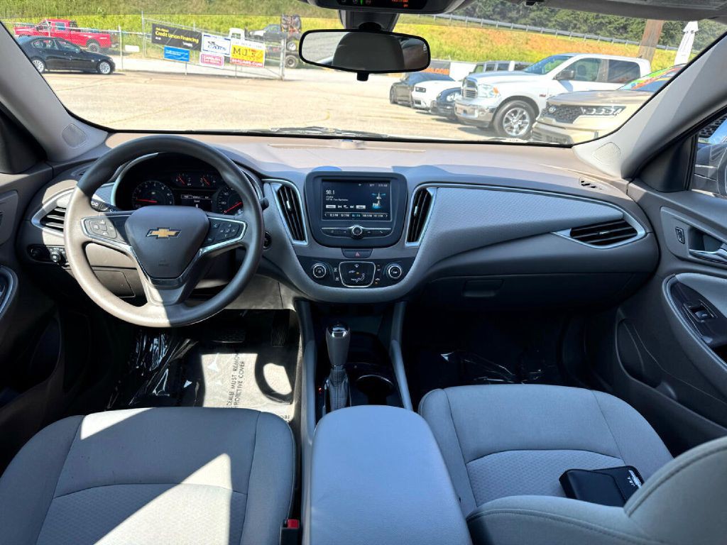 2018 Chevrolet Malibu Image 22