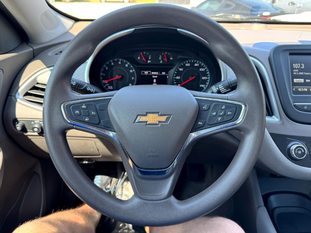 2018 Chevrolet Malibu Image 33
