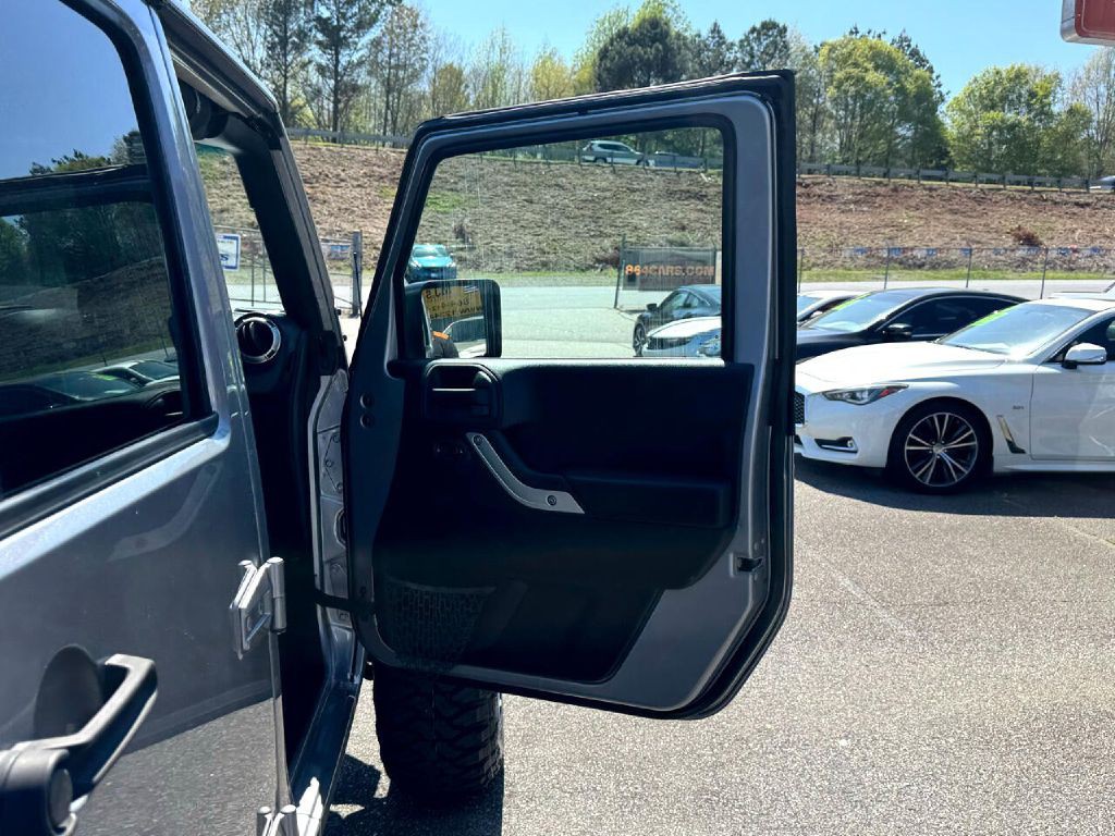 2017 Jeep Wrangler Unlimited Image 9