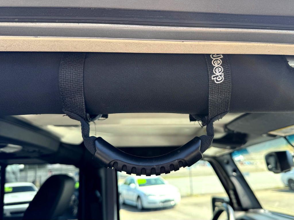 2017 Jeep Wrangler Unlimited Image 11