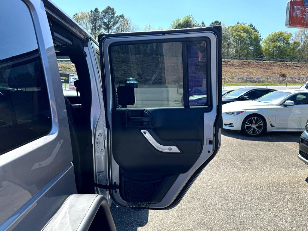 2017 Jeep Wrangler Unlimited Image 12