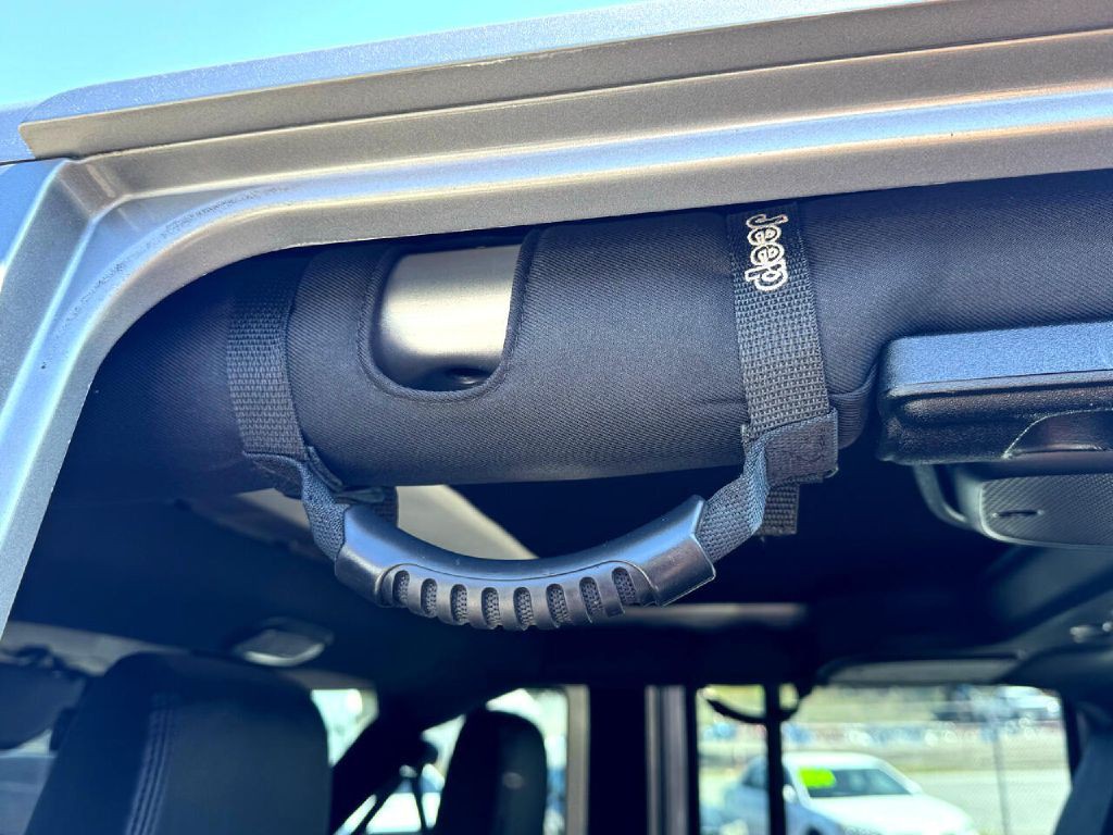2017 Jeep Wrangler Unlimited Image 15