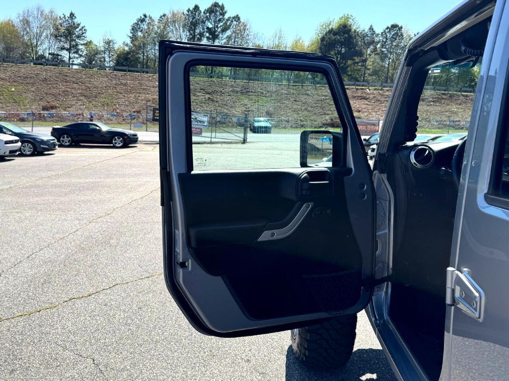 2017 Jeep Wrangler Unlimited Image 37