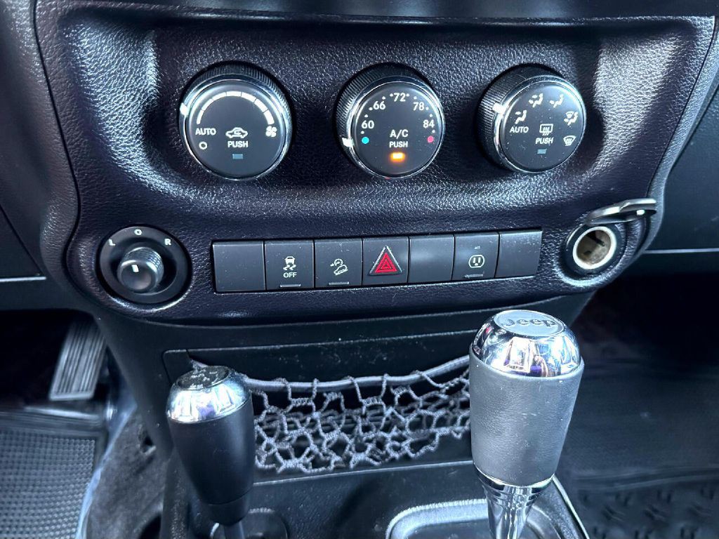 2017 Jeep Wrangler Unlimited Image 64