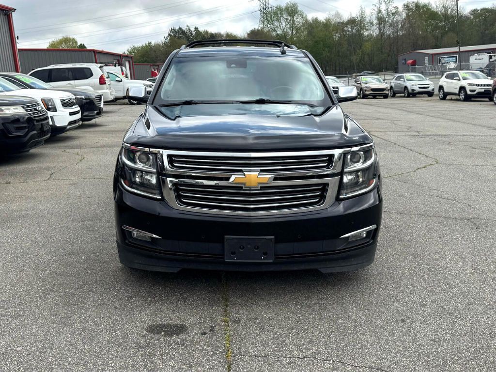 2017 Chevrolet Suburban Image 4