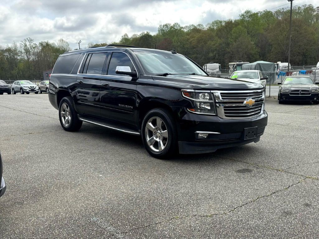 2017 Chevrolet Suburban Image 5