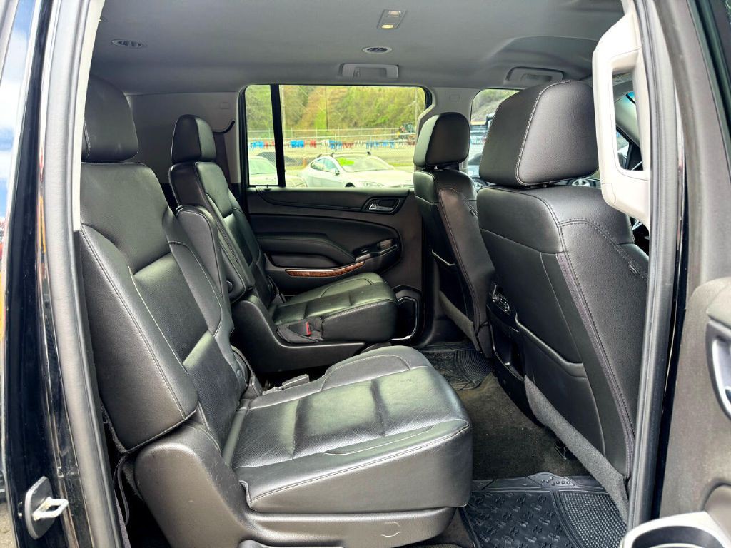 2017 Chevrolet Suburban Image 9