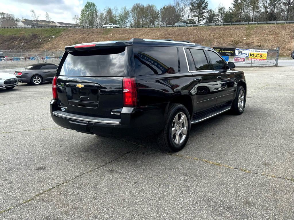 2017 Chevrolet Suburban Image 14