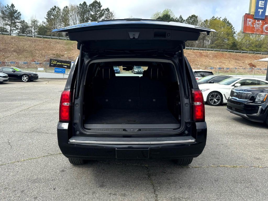 2017 Chevrolet Suburban Image 16