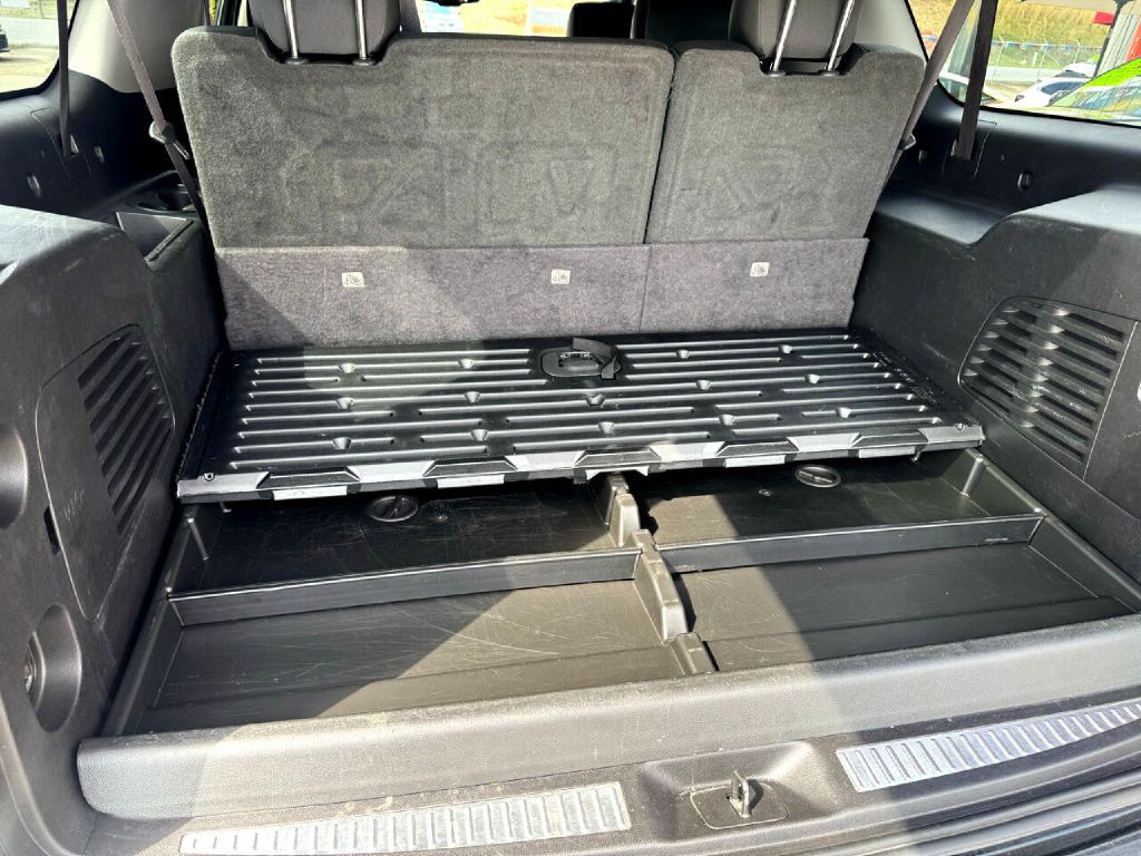 2017 Chevrolet Suburban Image 19