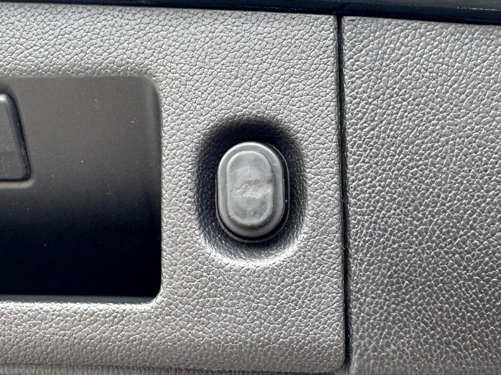 2017 Chevrolet Suburban Image 20