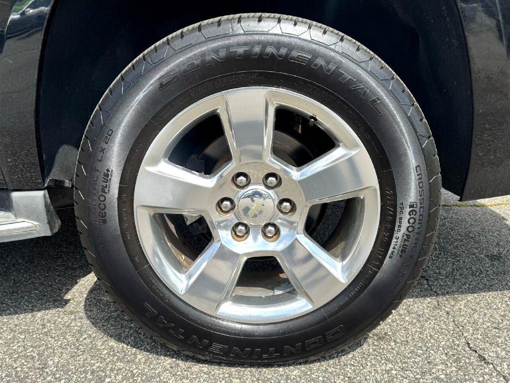 2017 Chevrolet Suburban Image 24