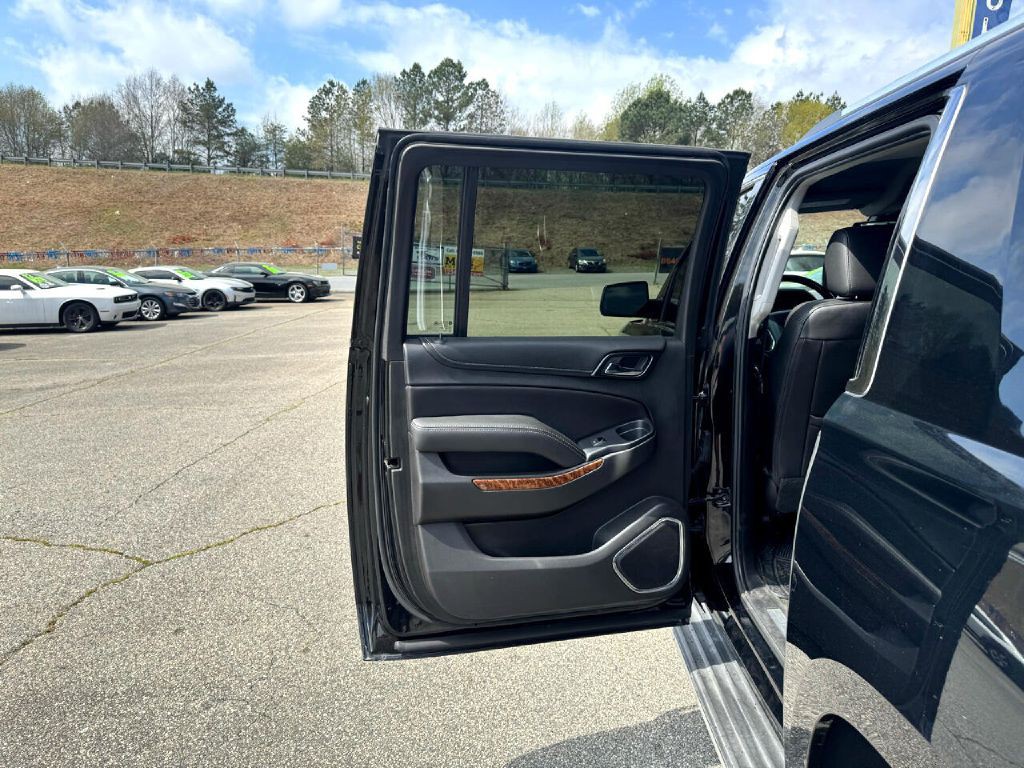 2017 Chevrolet Suburban Image 25