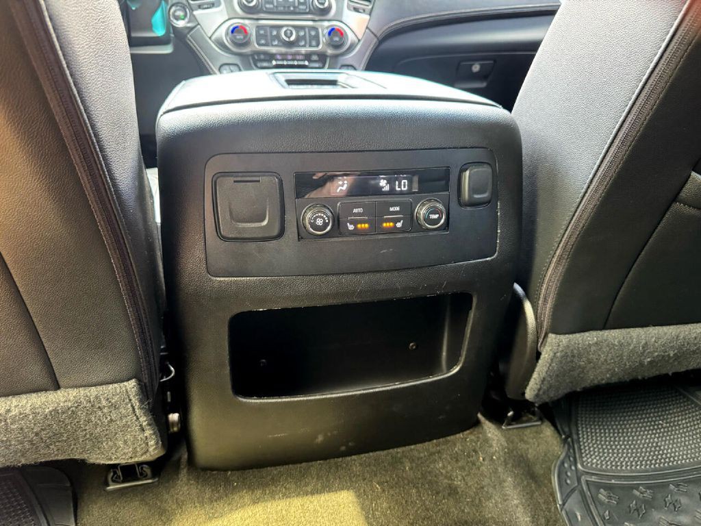 2017 Chevrolet Suburban Image 30