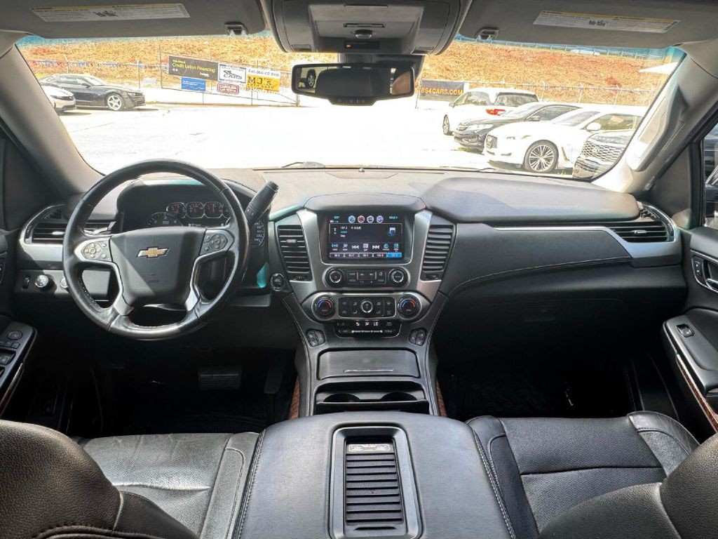 2017 Chevrolet Suburban Image 32