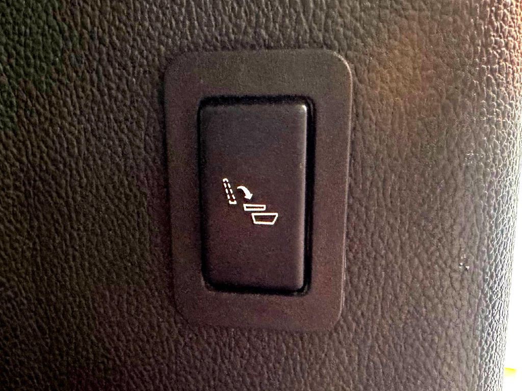 2017 Chevrolet Suburban Image 33