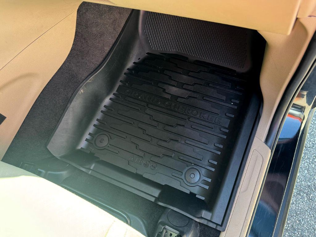 2019 Jeep Grand Cherokee Image 7