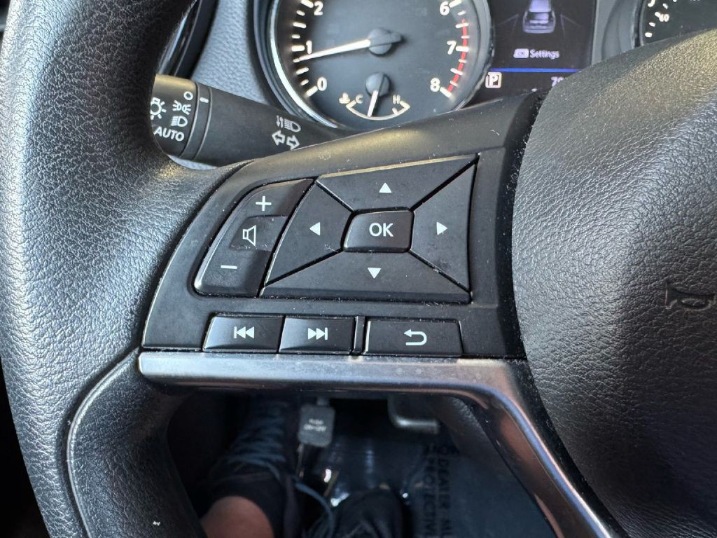 2020 Nissan Rogue Image 38