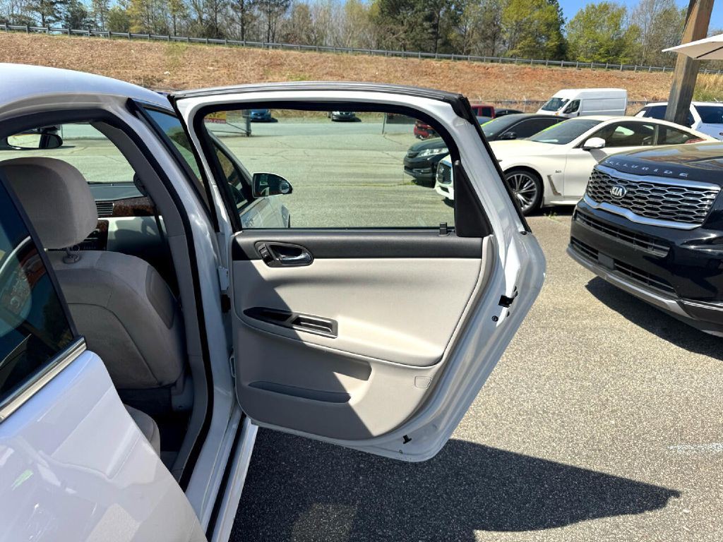 2016 Chevrolet Impala Image 9