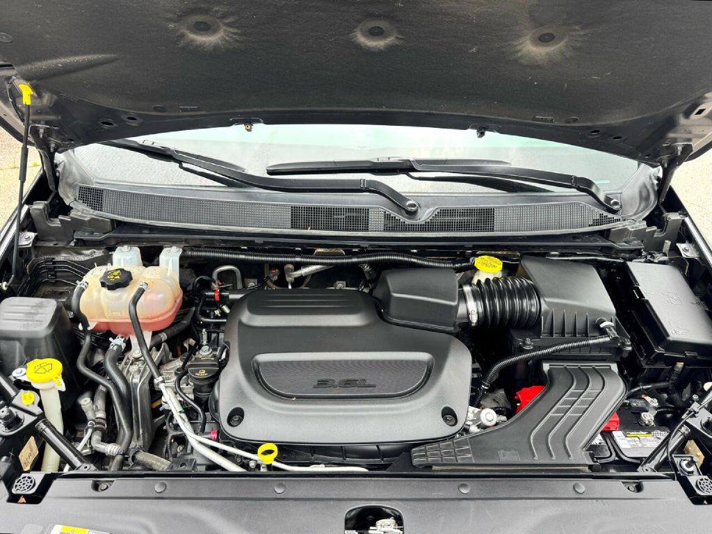 2021 Chrysler Pacifica Image 3