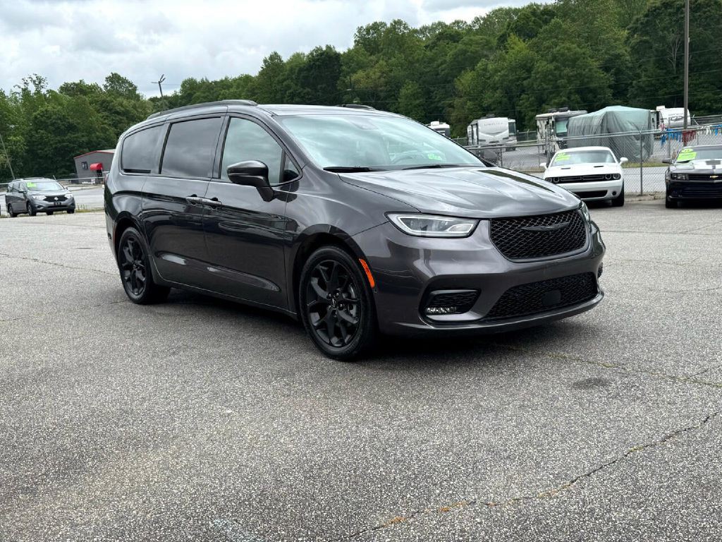 2021 Chrysler Pacifica Image 5