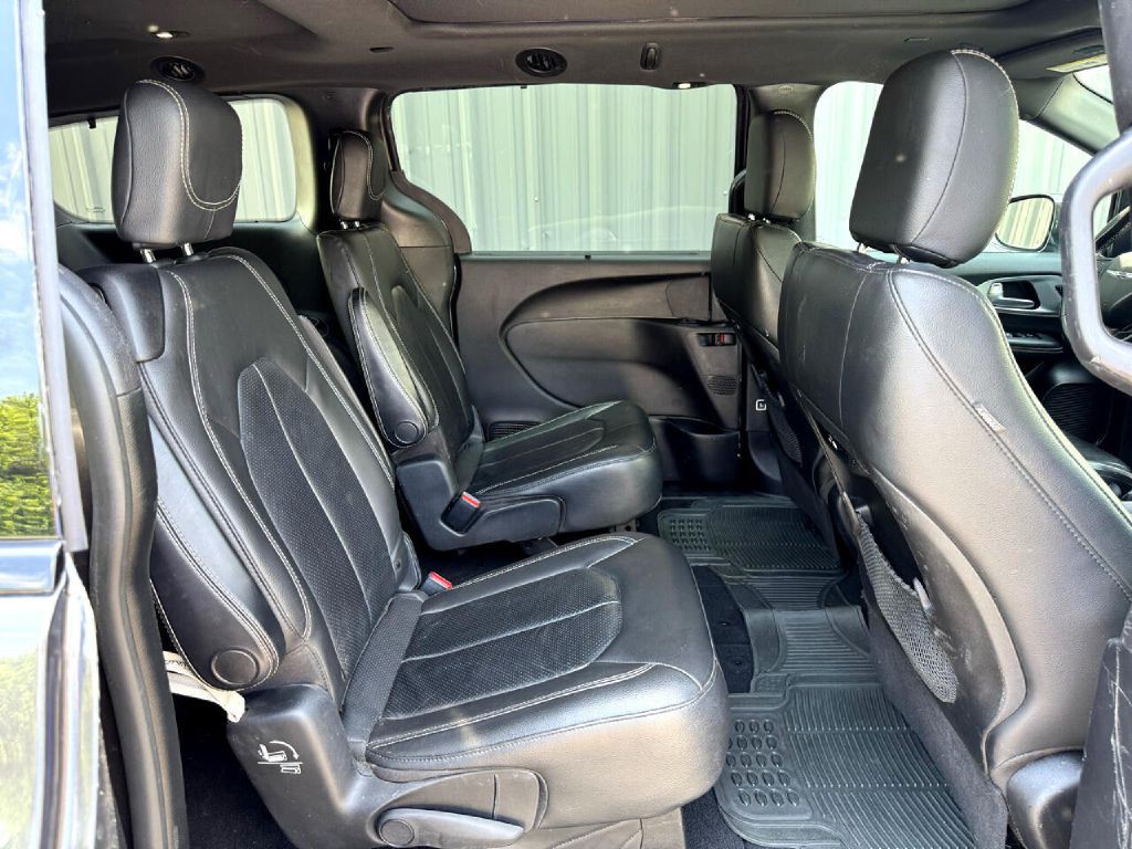 2021 Chrysler Pacifica Image 11