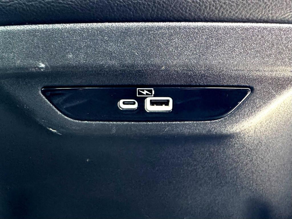 2021 Chrysler Pacifica Image 12