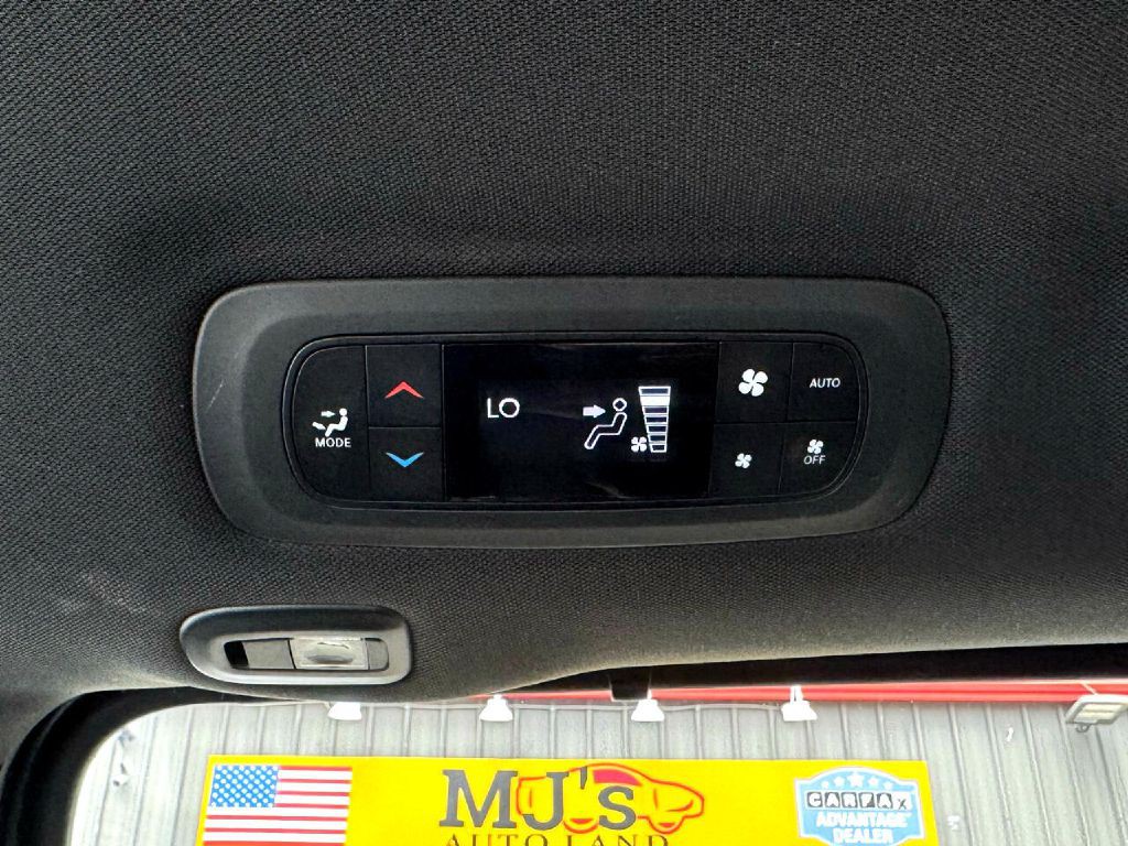 2021 Chrysler Pacifica Image 13