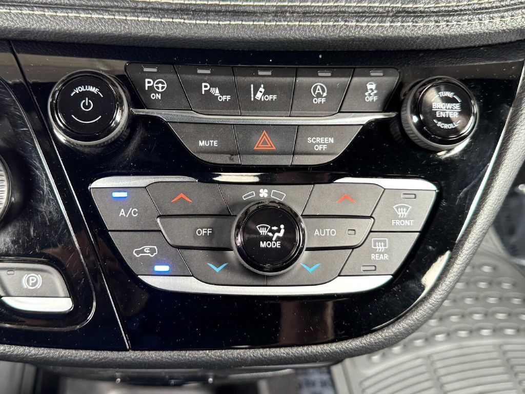 2021 Chrysler Pacifica Image 64