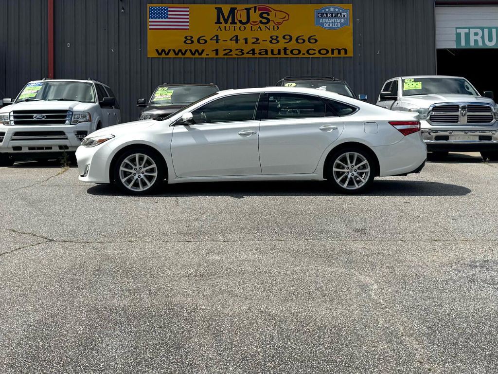 2013 Toyota Avalon Image 2