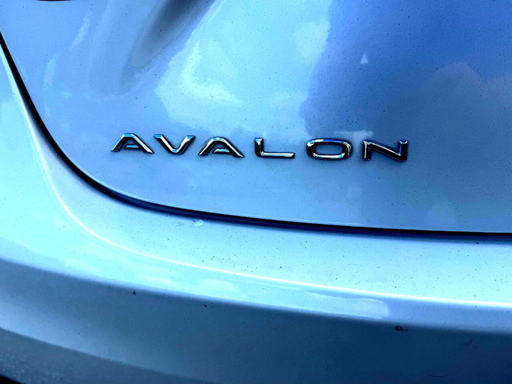 2013 Toyota Avalon Image 18