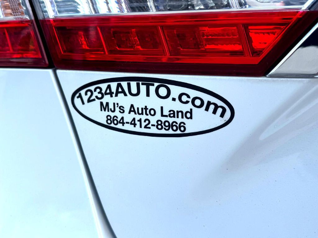 2013 Toyota Avalon Image 19