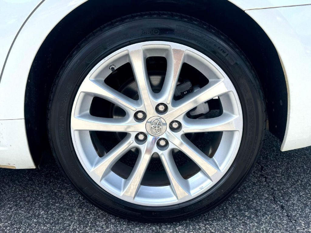 2013 Toyota Avalon Image 21