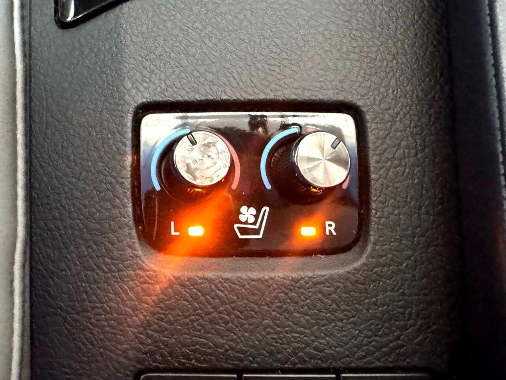 2013 Toyota Avalon Image 51