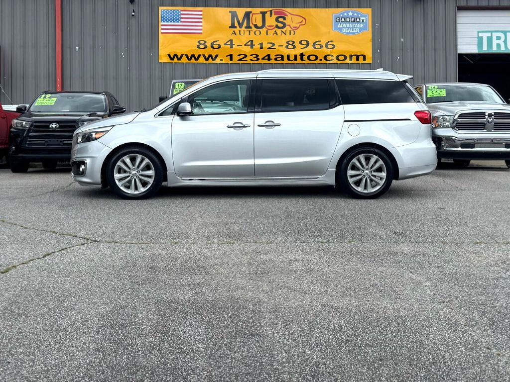 2018 Kia Sedona Image 2