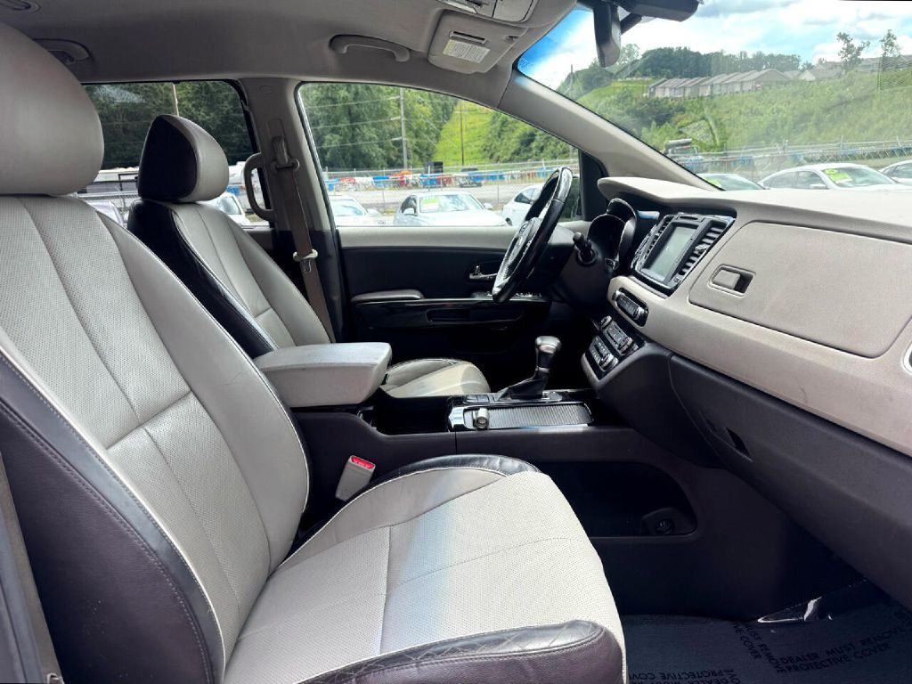 2018 Kia Sedona Image 8