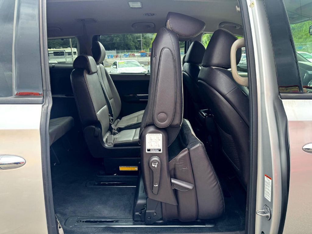 2018 Kia Sedona Image 12