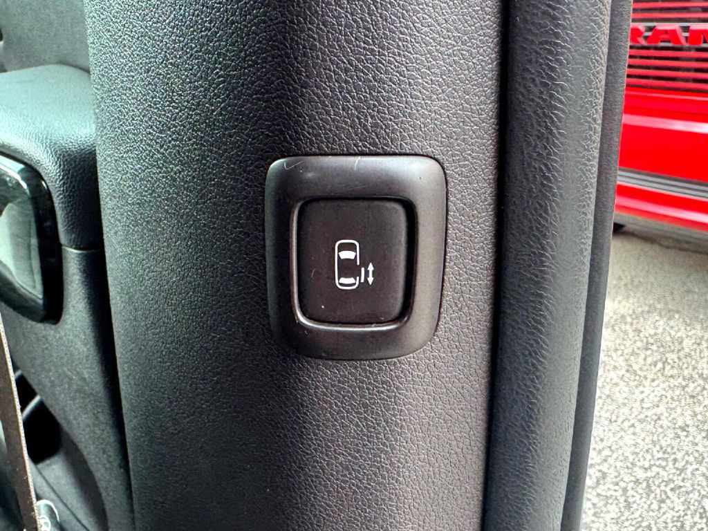 2018 Kia Sedona Image 14