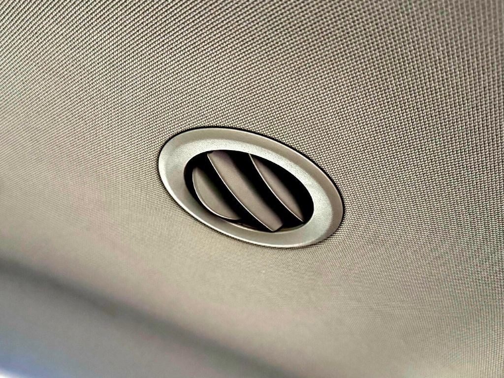 2018 Kia Sedona Image 31