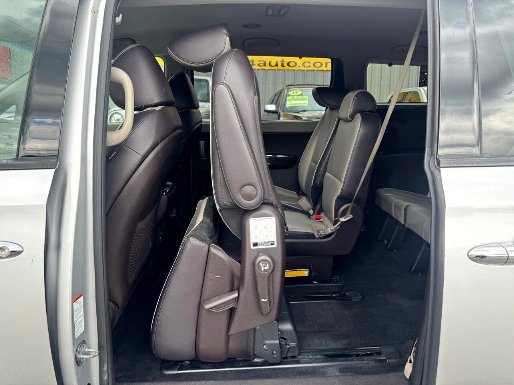 2018 Kia Sedona Image 32