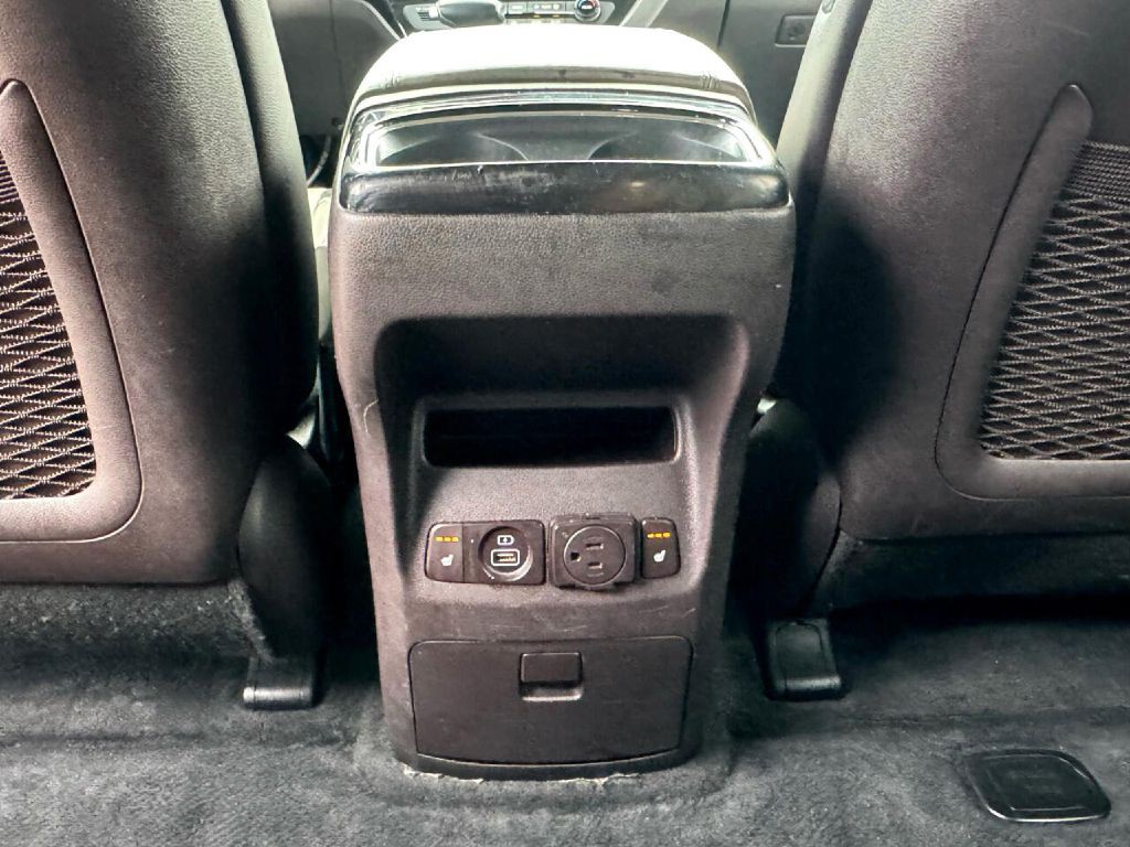 2018 Kia Sedona Image 37