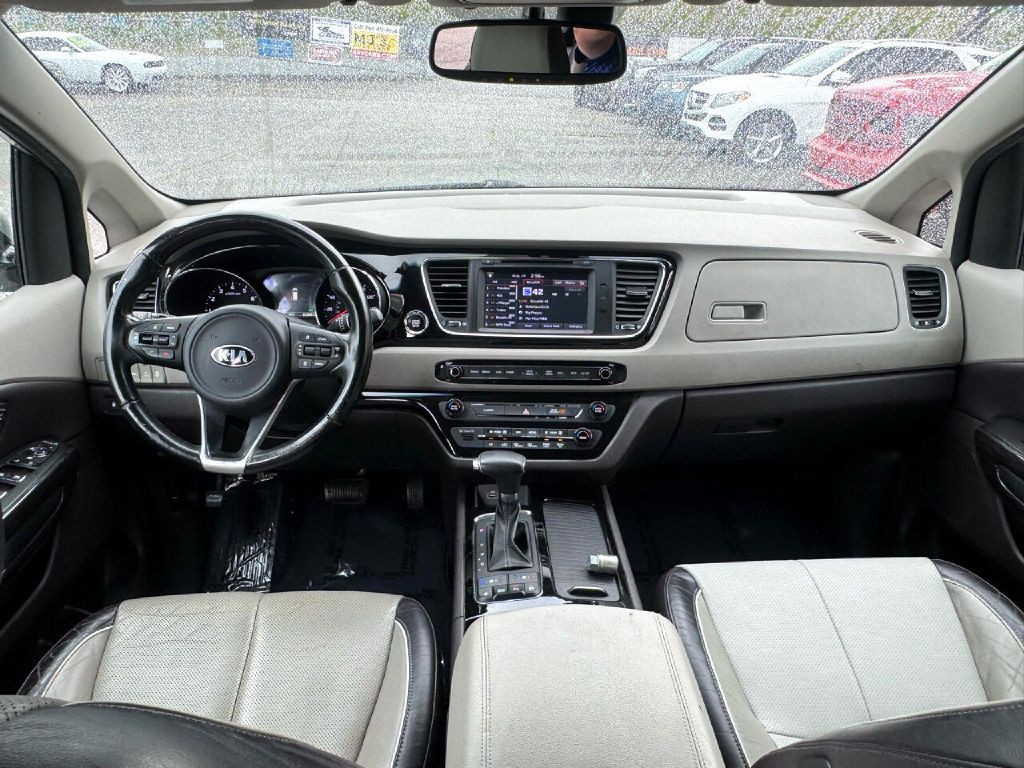 2018 Kia Sedona Image 39