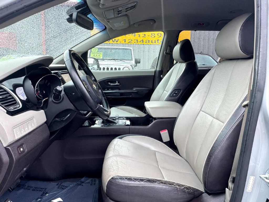 2018 Kia Sedona Image 50